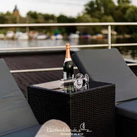 Houseboat In Damgarten Ribnitz-Damgarten