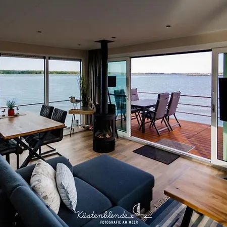 Houseboat In Damgarten
